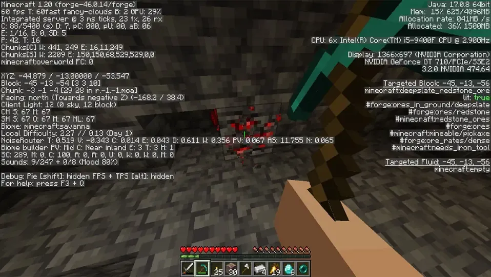 Jugador minando un bloque de redstone con el f3 activado en Minecraft